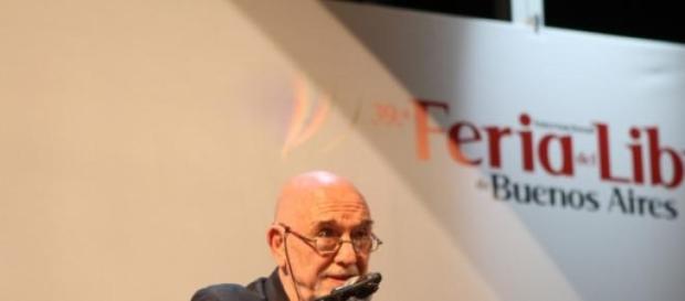 Vicente Battista en la Feria del Libro Vicente Battista en la Feria del Libro