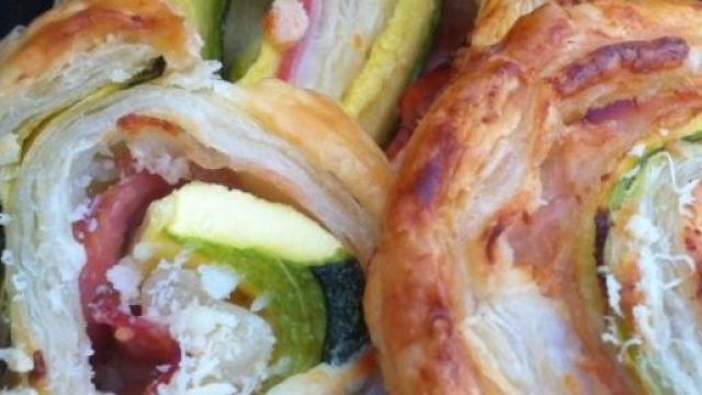 girelle salate al prosciutto, pomodori e olive