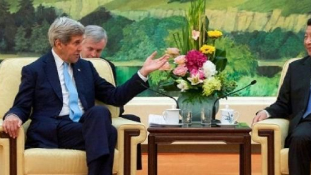 Il segretario John Kerry e il presidente Xi Jnping
