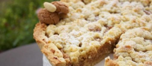 Ricetta per la crostata con ricotta e amaretti.