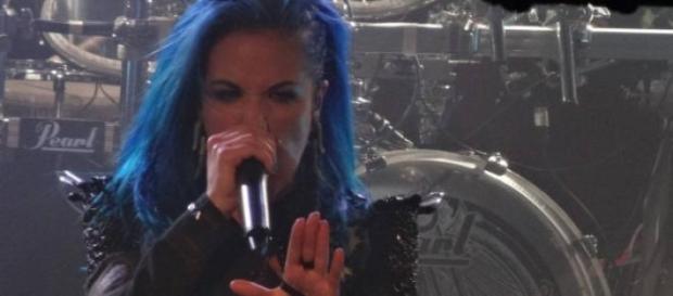 Arch Enemy em grande forma no Paradise Garage Arch Enemy em grande forma no Paradise Garage