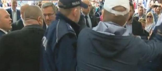 Atak na prezydenta Komorowskiego w Toruniu Atak na prezydenta Komorowskiego w Toruniu
