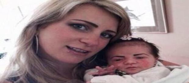 Foto da possível mãe e bebê Foto da possível mãe e bebê