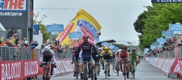 Giro : Modolo gagne, Aru en rose, détrone Contador Giro : Modolo gagne, Aru en rose, détrone Contador