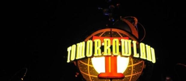 Ist Tomorrowland positive Gehirnwäsche? Ist Tomorrowland positive Gehirnwäsche?