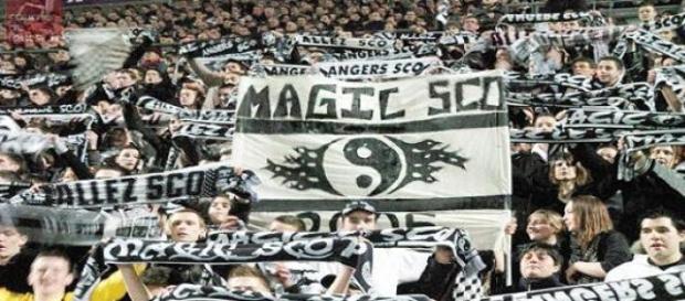 Les supporters d'Angers fous de joie Les supporters d'Angers fous de joie