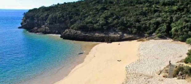 Praias da Arrábida com acesso condicionado Praias da Arrábida com acesso condicionado
