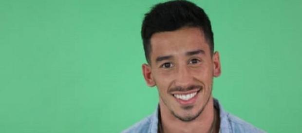 "Cada vez que me escribes me haces llorar" "Cada vez que me escribes me haces llorar"