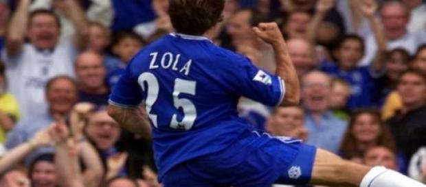 Zola est un autre grand joueur de Chelsea. Zola est un autre grand joueur de Chelsea.