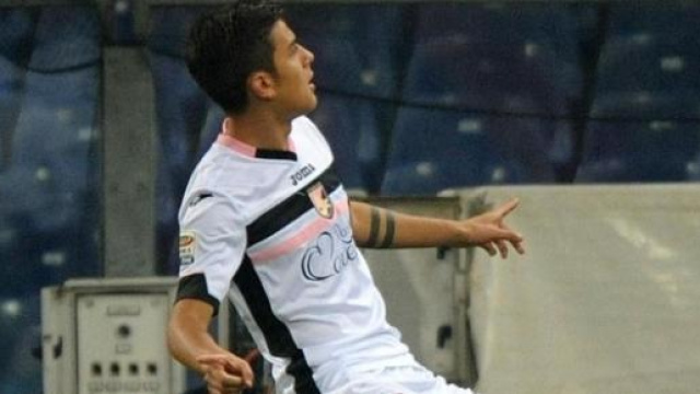 Dybala esulta dopo un gol 