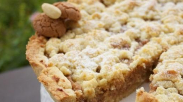 Ricetta per la crostata con ricotta e amaretti.