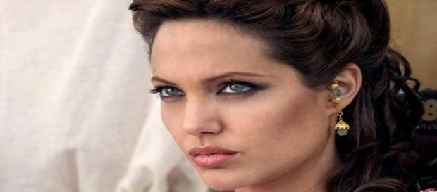 Angelina Jolie braucht keine Frauenquote! Angelina Jolie braucht keine Frauenquote!