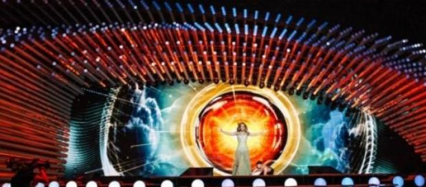 Edurne interpretando Amanecer en Eurovison Edurne interpretando Amanecer en Eurovison