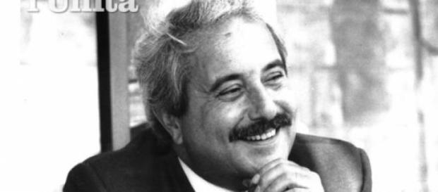 Il magistrato Giovanni Falcone Il magistrato Giovanni Falcone