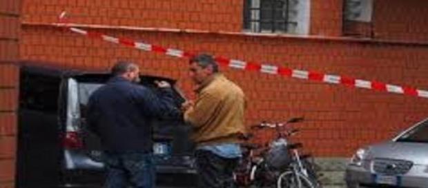 Investigatori sul luogo dell'incidente. Investigatori sul luogo dell'incidente.