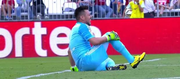 Diego Alves lesión, partido Almería-Valencia Diego Alves lesión, partido Almería-Valencia