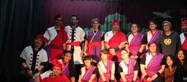 Grupo de Taiko rosarino, que danza Eisa Grupo de Taiko rosarino, que danza Eisa