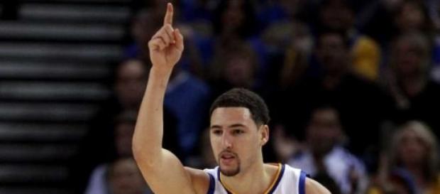 Klay Thompson festejando una anotación Klay Thompson festejando una anotación