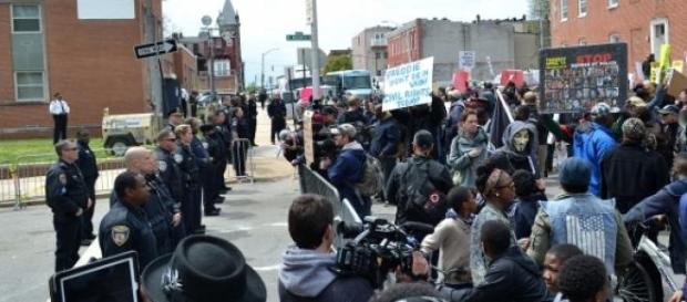Protesta en Baltimore luego de la muerte de Gray Protesta en Baltimore luego de la muerte de Gray