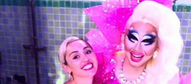 Viele Gemeinsamkeiten zwischen Britney und Miley Viele Gemeinsamkeiten zwischen Britney und Miley