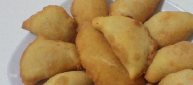 i panzerotti baresi fritti i panzerotti baresi fritti