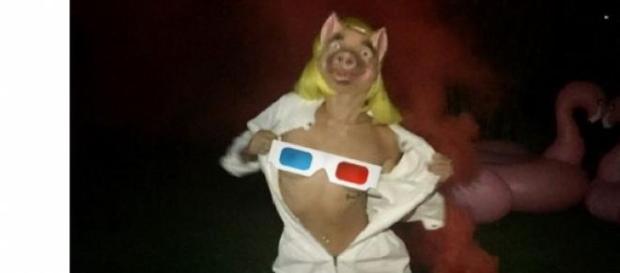 Miley Cyrus, igual a si própria. Miley Cyrus, igual a si própria.