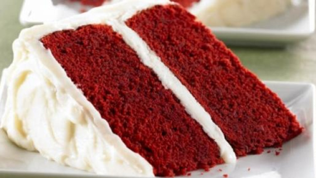 La torta Red Velvet con il suo colore rosso acceso