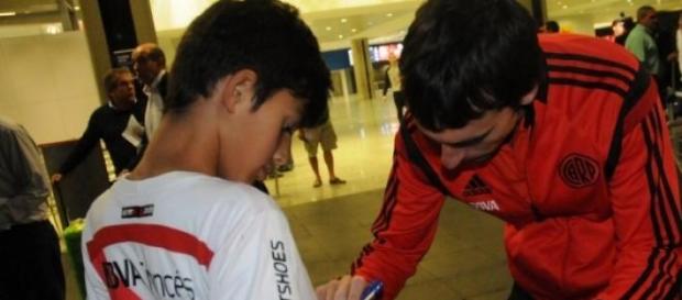 Barovero fue recibido por los hinchas en Brasil. Barovero fue recibido por los hinchas en Brasil.
