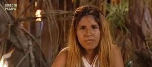 Chabelita en la Palapa escuchando el mensaje Chabelita en la Palapa escuchando el mensaje