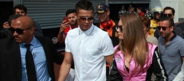 Cristiano Ronaldo e Cara Delevingne muito próximos Cristiano Ronaldo e Cara Delevingne muito próximos