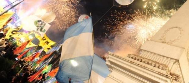 La plaza de mayo repleta para un nuevo festejo La plaza de mayo repleta para un nuevo festejo
