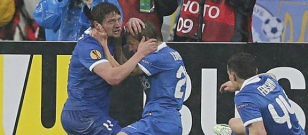 Le Dnipro a éliminé le Napoli en demi-finales Le Dnipro a éliminé le Napoli en demi-finales