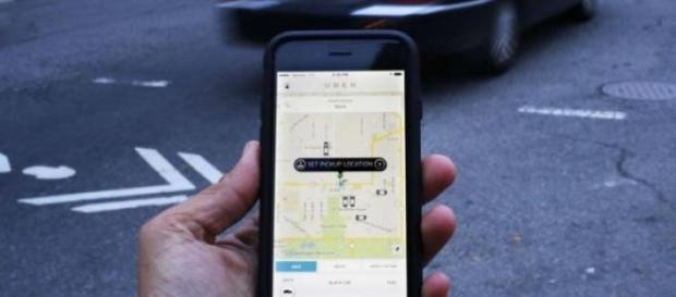Les chauffeurs de taxi ont protesté contre Uber. Les chauffeurs de taxi ont protesté contre Uber.