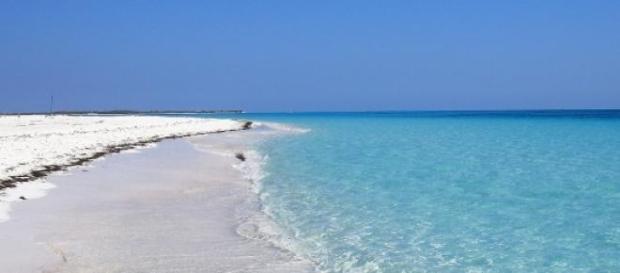 Piękne kubańskie plaże przyciągają turystów. Piękne kubańskie plaże przyciągają turystów.