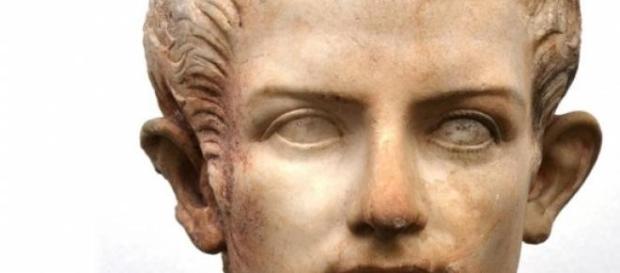 Calígula, el emperador que se creyó un dios Calígula, el emperador que se creyó un dios