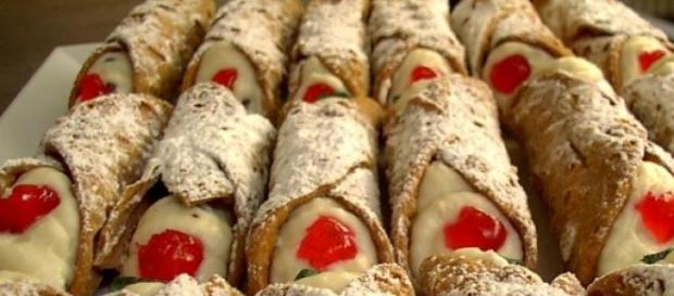 I cannoli alla siciliana. I cannoli alla siciliana.