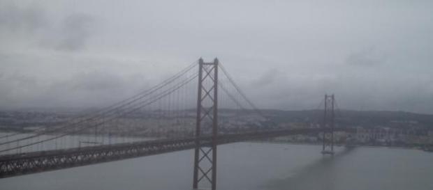 Inteligência dos serviços separa Lisboa e Almada. Inteligência dos serviços separa Lisboa e Almada.