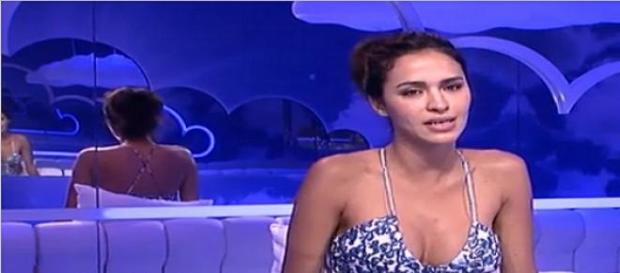 Leila Secret Story 8 à la présentation d'un Mag ? Leila Secret Story 8 à la présentation d'un Mag ?