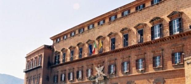 Palazzo dei Normani, sede dell'Assemblea regionale Palazzo dei Normani, sede dell'Assemblea regionale