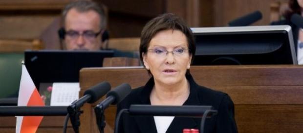 Premier Kopacz wciąż żyje w świecie obietnic Premier Kopacz wciąż żyje w świecie obietnic