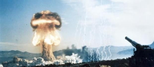 Teste de artilharia nuclear na Guerra Fria. Teste de artilharia nuclear na Guerra Fria.