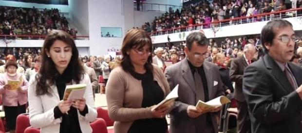Testigos de Jehová, la religión mas cuestionada Testigos de Jehová, la religión mas cuestionada