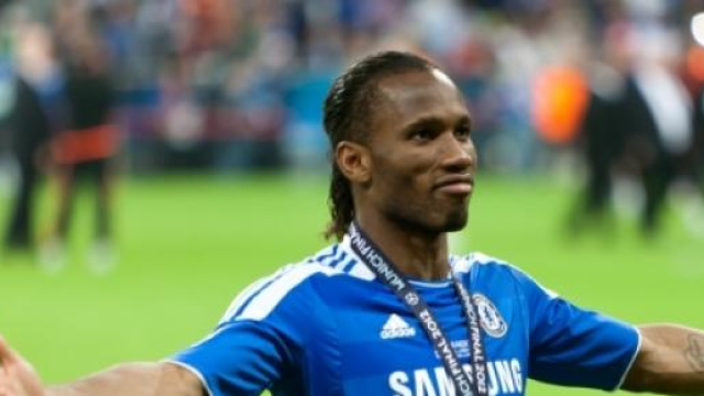 Drogba dopo aver vinto la Champions nel 2012