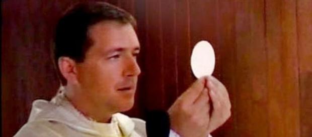 Agostinho Caridade passava-se por padre Luis Agostinho Caridade passava-se por padre Luis