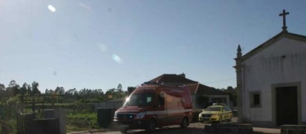 BV Barcelinhos e VMER no socorro da vítima. BV Barcelinhos e VMER no socorro da vítima.