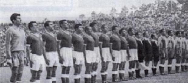 Equipas de Benfica e FC Porto perfiladas Equipas de Benfica e FC Porto perfiladas