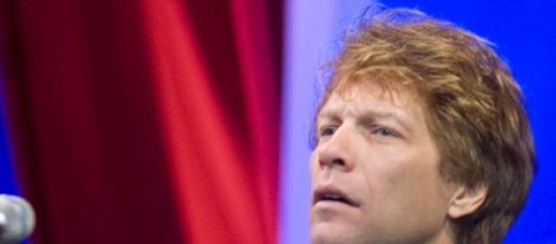 Jon Bon Jovi grabó la canción 'Beautiful Day' Jon Bon Jovi grabó la canción 'Beautiful Day'