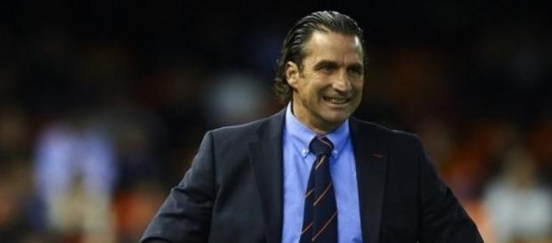 Juan Antonio Pizzi es tentado por el Independiente Juan Antonio Pizzi es tentado por el Independiente
