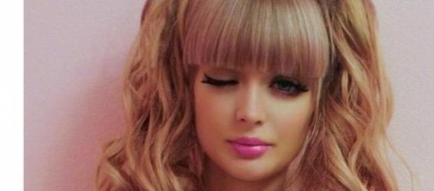 La Barbie umana Angelica Kenova -foto pagina Fb La Barbie umana Angelica Kenova -foto pagina Fb