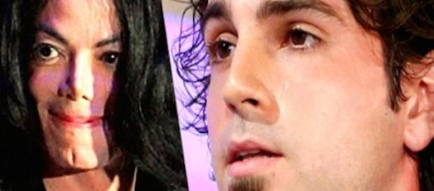 Michael Jackson et le chorégraphe Wade Robson. Michael Jackson et le chorégraphe Wade Robson.